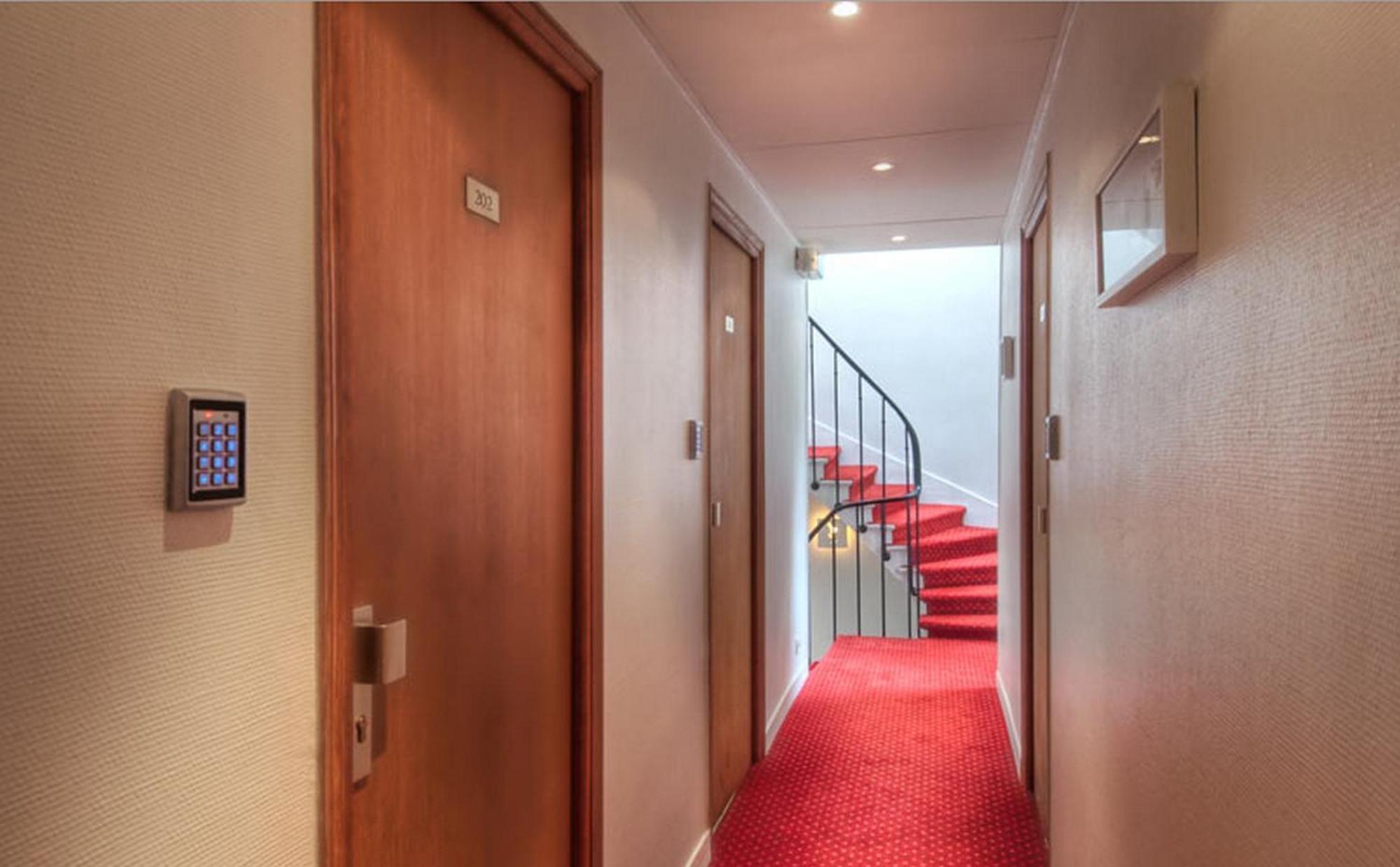 Hotel Edgar Quinet Париж Экстерьер фото
