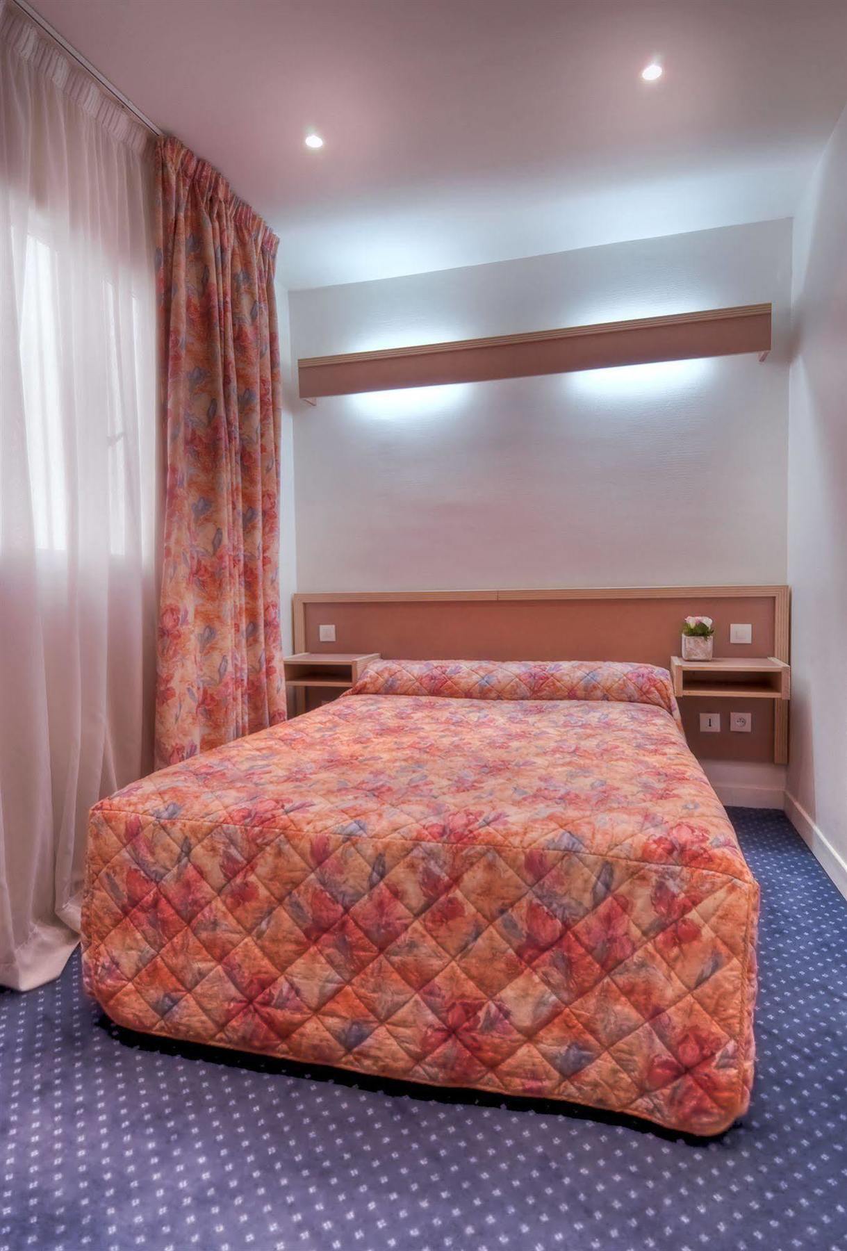 Hotel Edgar Quinet Париж Экстерьер фото