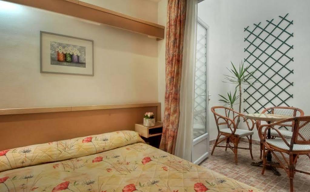 Hotel Edgar Quinet Париж Экстерьер фото